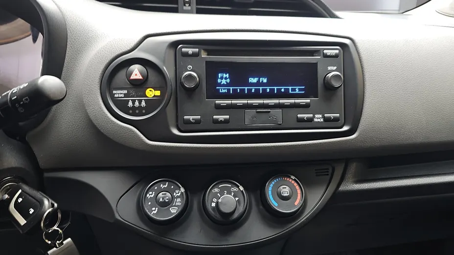 TOYOTA Yaris Yaris 1.5 Active