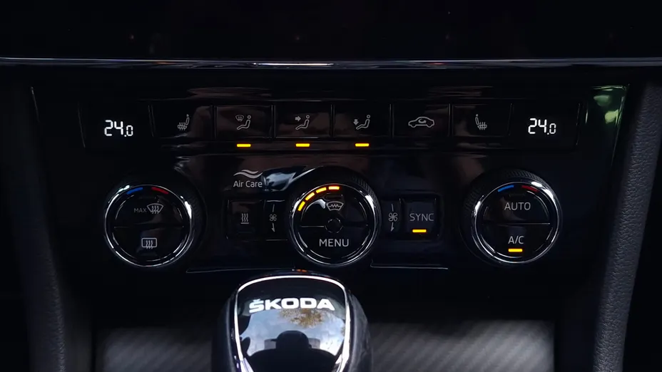 SKODA Superb Superb 2.0 TDI SCR Sportline DSG