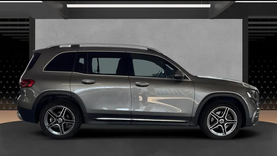 MERCEDES-BENZ GLB GLB 200 mHEV AMG Line 7G-DCT