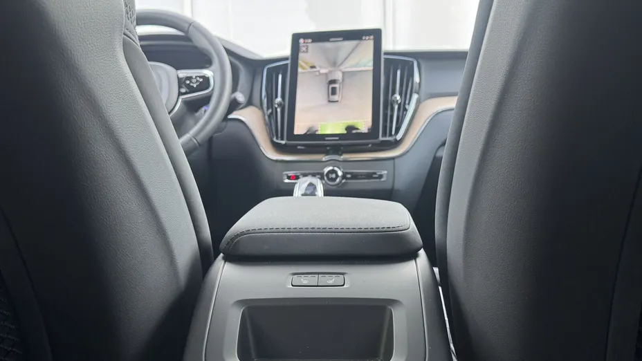 VOLVO XC60 XC60 T6 Plug-In Hybrid AWD Plus Bright aut