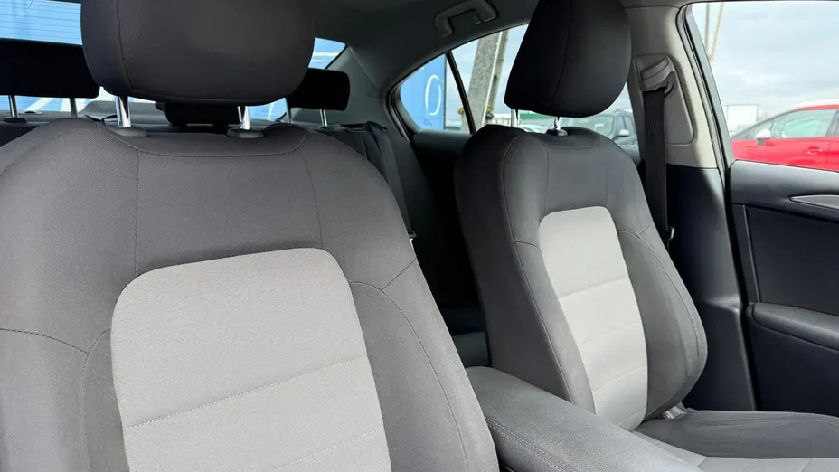 TOYOTA Avensis -