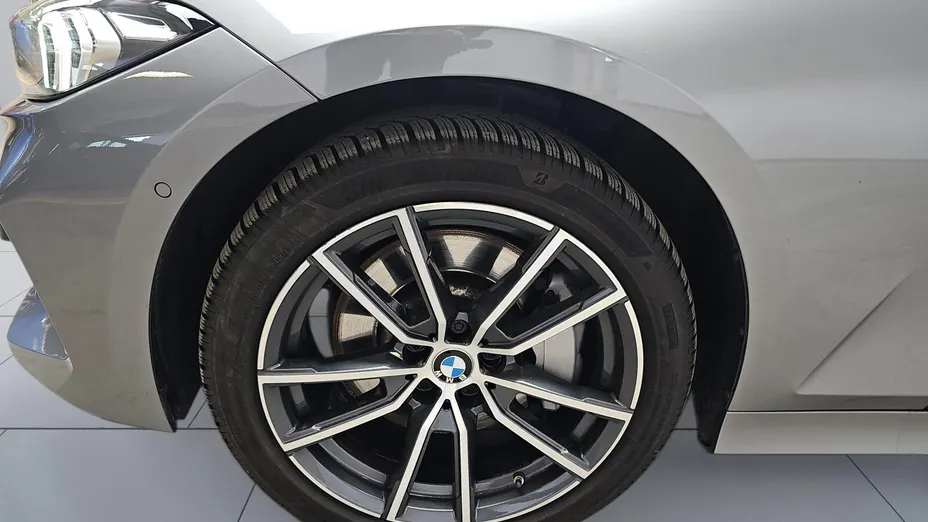 BMW Seria 3 330i xDrive aut