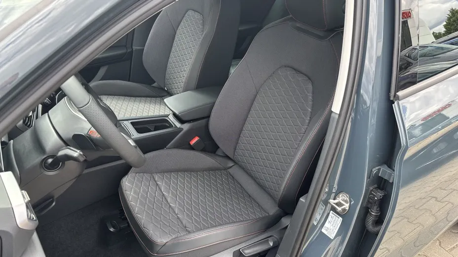 SEAT Leon Leon 1.5 eTSI FR DSG
