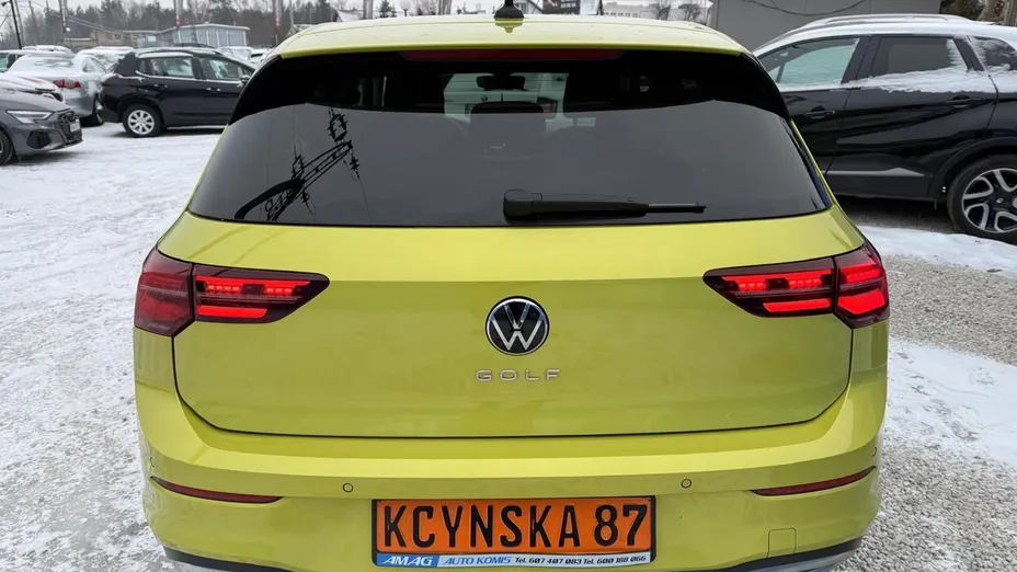 VOLKSWAGEN Golf -