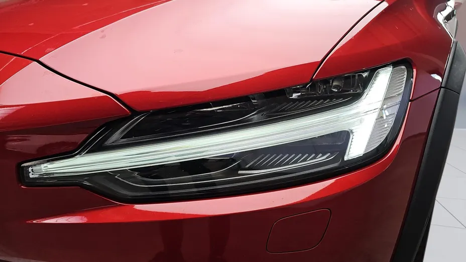 VOLVO V60 V60 CC Plus B5 B AWD aut