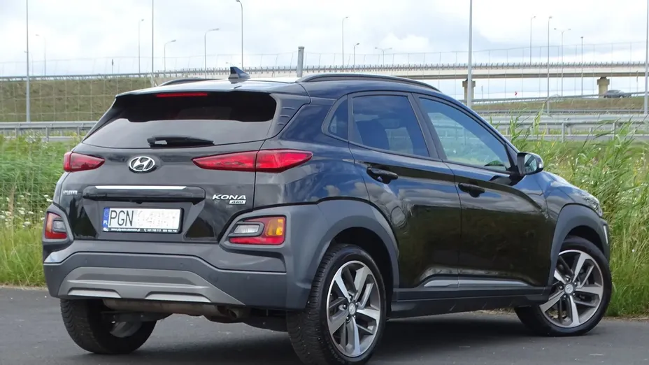 HYUNDAI Kona -
