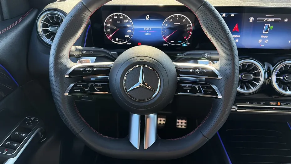 MERCEDES-BENZ GLB GLB 200 mHEV AMG Line 7G-DCT