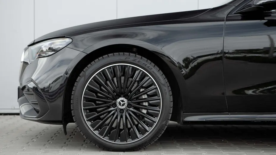 MERCEDES-BENZ E Klasa E 220 d mHEV 4-Matic AMG 9G-Tronic