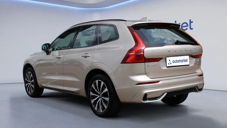 VOLVO XC60 XC60 B4 D AWD Plus Dark aut