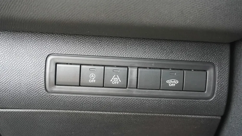 PEUGEOT 308 -
