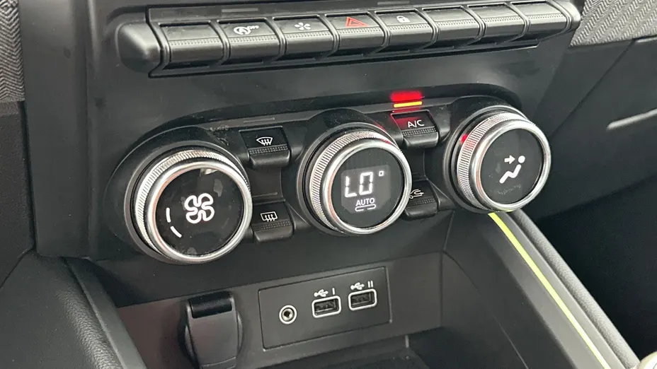 RENAULT Clio -