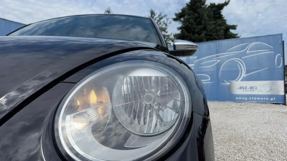 VOLKSWAGEN Beetle -