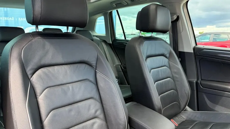 VOLKSWAGEN Tiguan -