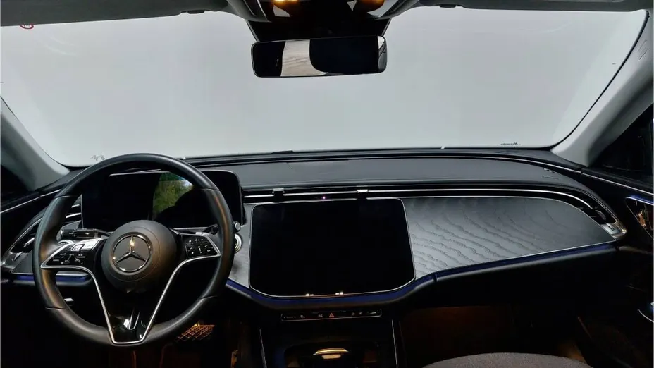 MERCEDES-BENZ E Klasa E 200 mHEV Avantgarde 9G-Tronic