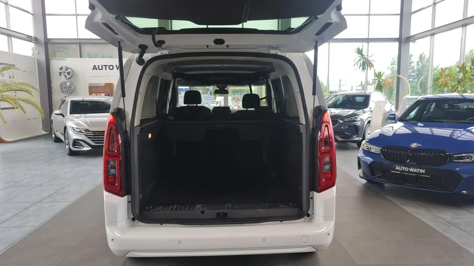 TOYOTA Proace City Verso Proace City Verso Long 1.2 D-4T Family Aut.