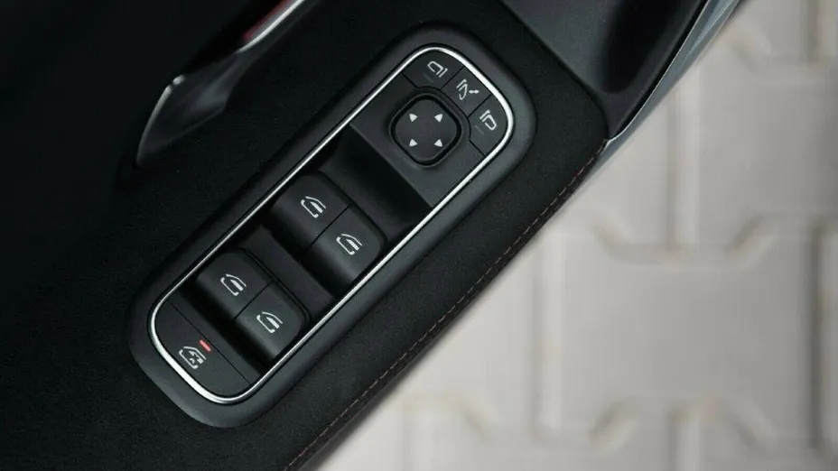 MERCEDES-BENZ A Klasa A 200 AMG Line 7G-DCT