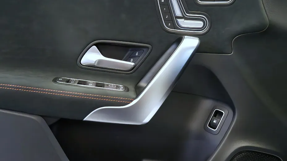 MERCEDES-BENZ A Klasa A 200 AMG Line 7G-DCT