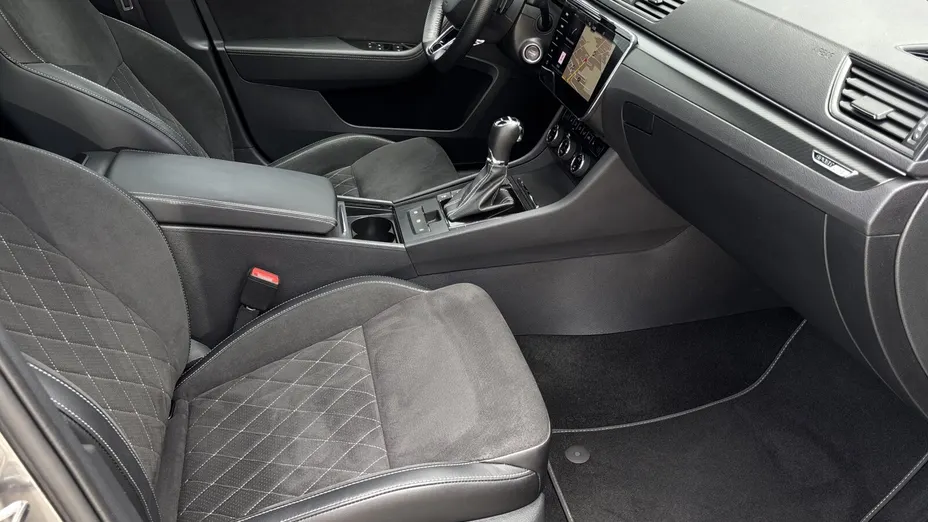 SKODA Superb Superb 2.0 TDI SCR 4x4 Sportline DSG