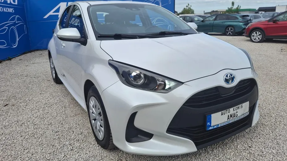 TOYOTA Yaris -