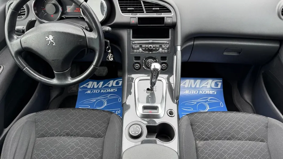 PEUGEOT 3008 -