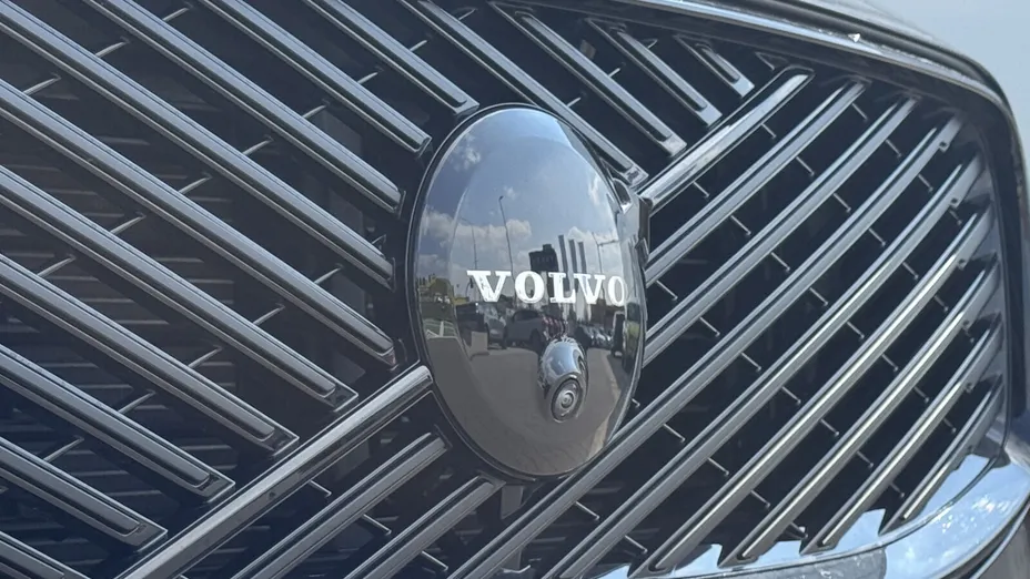 VOLVO XC60 XC60 T8 Plug-In Hybrid AWD Ultra Black Edition aut