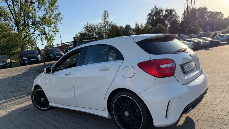 MERCEDES-BENZ A Klasa A 180 AMG Line