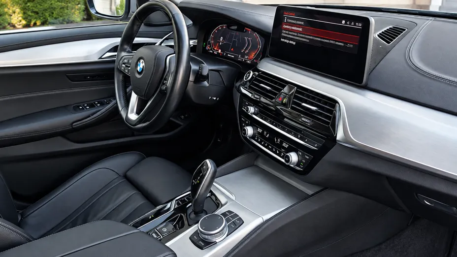 BMW Seria 5 520d xDrive Luxury Line