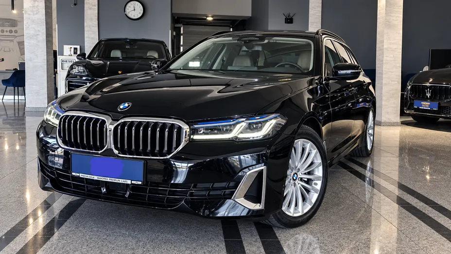 BMW Seria 5 520d xDrive Luxury Line