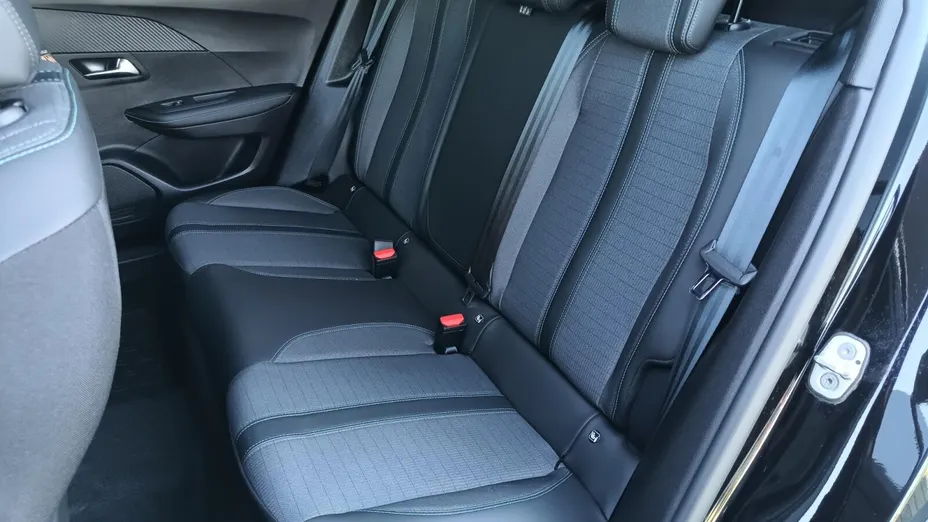 PEUGEOT 2008 e-2008 Allure Pack