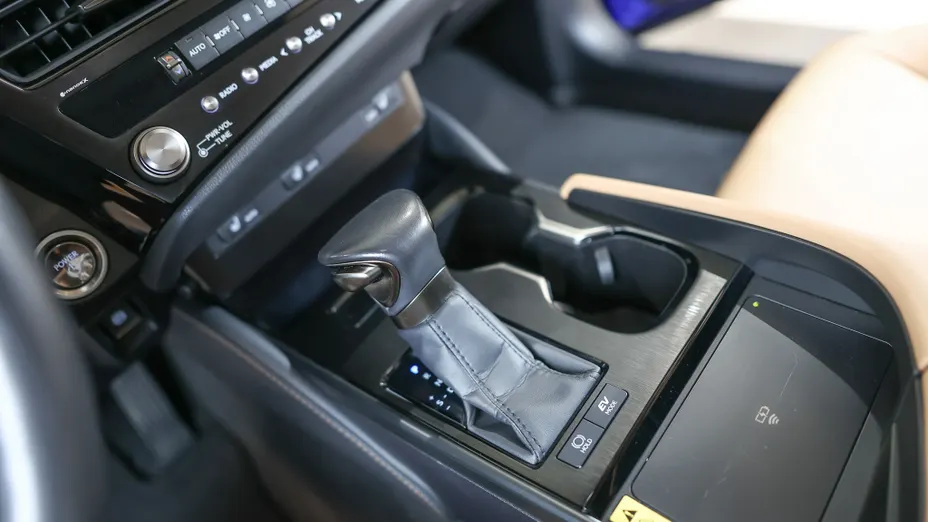 LEXUS ES ES 300h F Sport Design