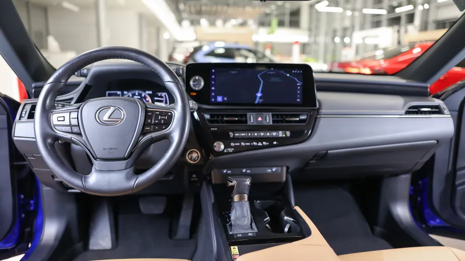 LEXUS ES ES 300h F Sport Design