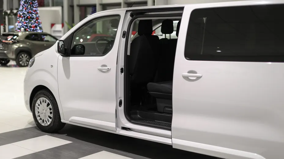 TOYOTA Proace Verso Proace Verso 2.0 D4-D Long Business