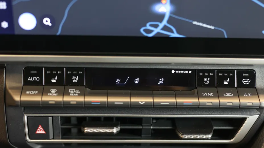 TOYOTA Camry Camry 2.5 Hybrid Dynamic Force Executive e-CVT