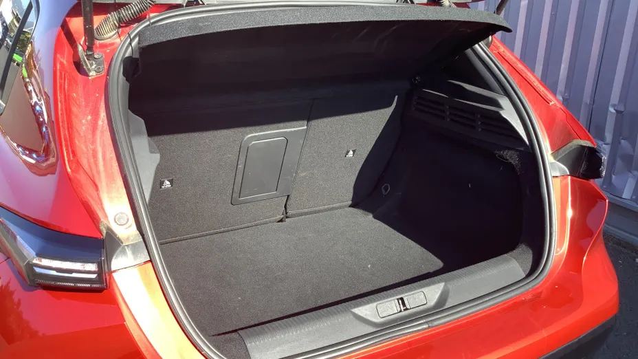 PEUGEOT 308 -