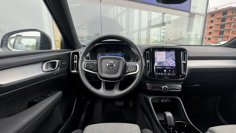 VOLVO XC40 XC40 B3 Plus Dark aut