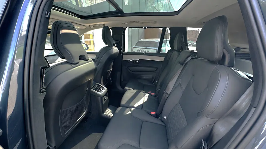 VOLVO XC90 XC90 T8 AWD Plug-In Hybrid Ultra Dark 7os aut