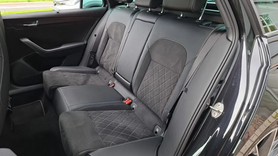 SKODA Superb Superb 2.0 TDI SCR 4x4 Sportline DSG