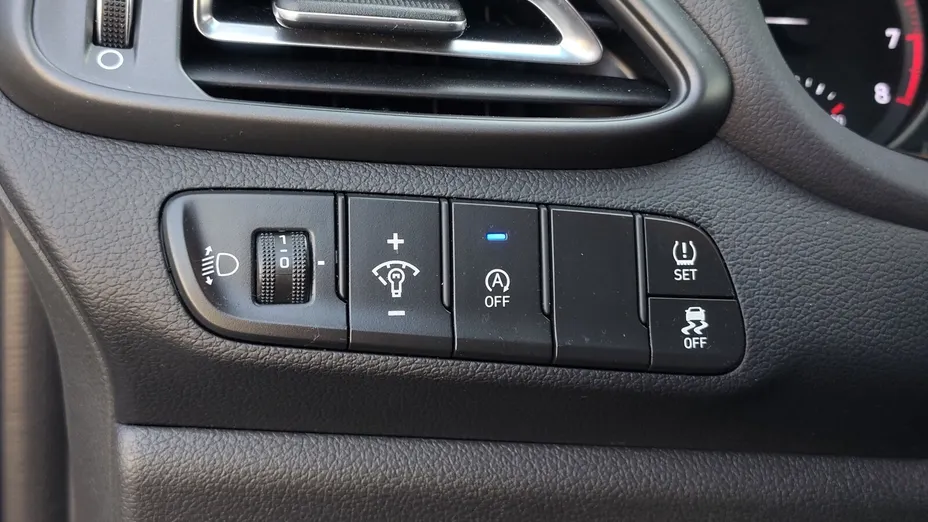 HYUNDAI i30 i30 1.0 T-GDI Smart