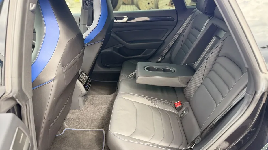 VOLKSWAGEN Arteon Arteon 2.0 TSI 4Motion R DSG