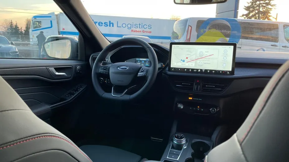 FORD Kuga Kuga 2.5P PHEV FWD ST-Line X eCVT Nowy