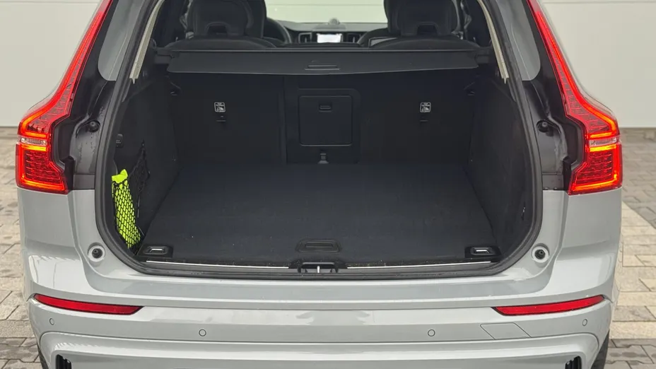 VOLVO XC60 XC60 T6 Plug-In Hybrid AWD Plus Dark aut