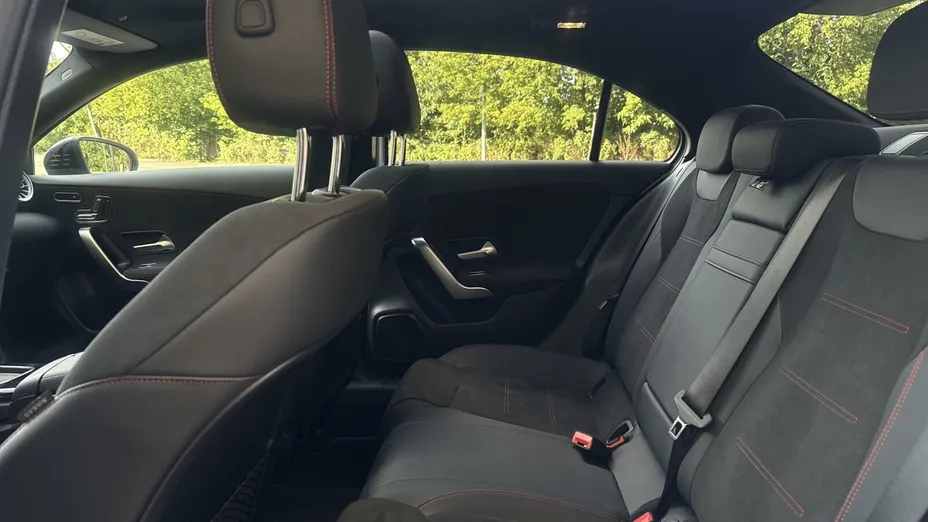 MERCEDES-BENZ A Klasa A 250 e PHEV AMG Line 8G-DCT