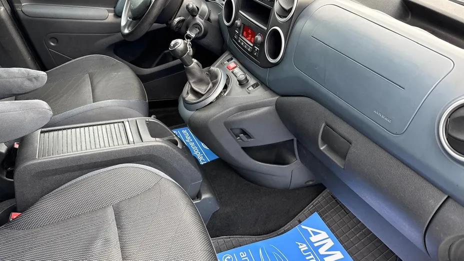 PEUGEOT Partner Van -