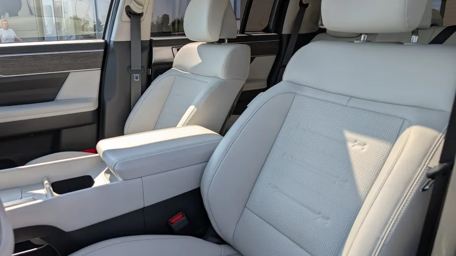 HYUNDAI Santa Fe Santa Fe 1.6 T-GDI HEV Executive aut Nowy