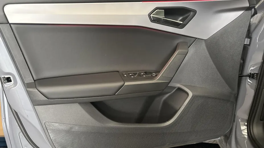 SEAT Leon Leon 1.5 eTSI FR DSG Nowy