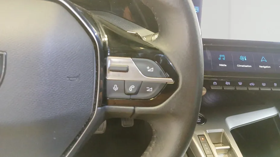 PEUGEOT 408 -