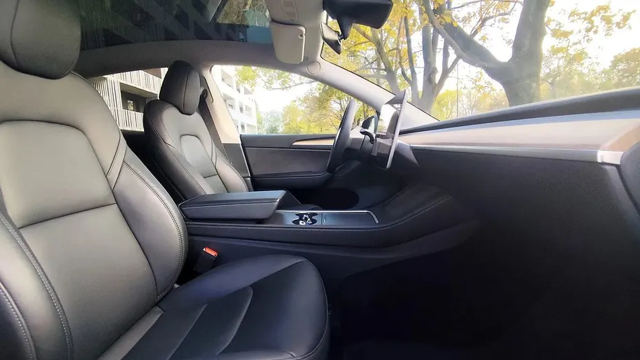 TESLA Model Y Y 62.5 RWD