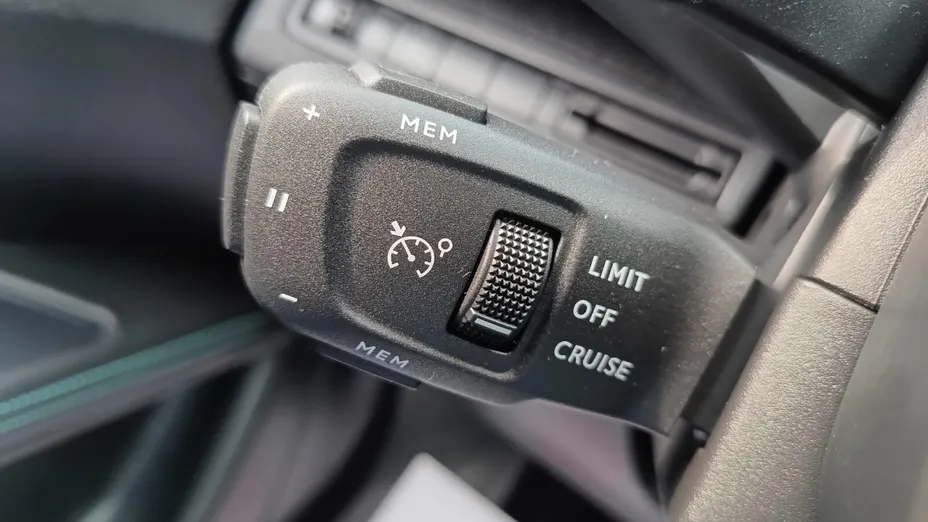 PEUGEOT 5008 5008 1.5 BlueHDi Allure S&S EAT8