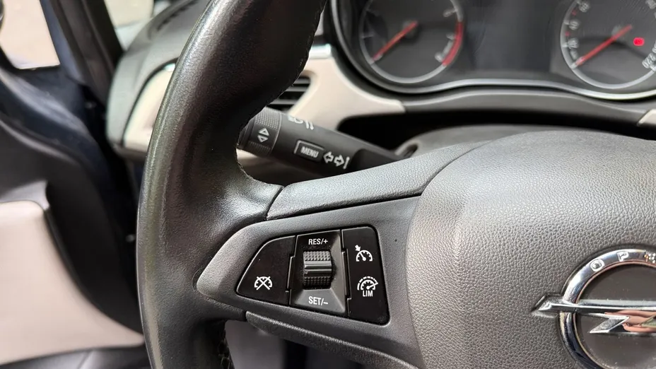 OPEL Corsa -