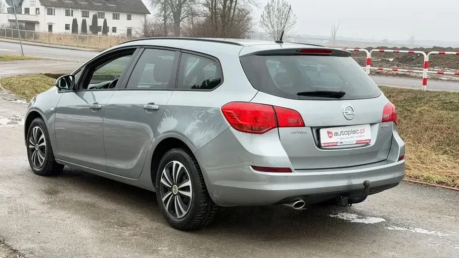 OPEL Astra -